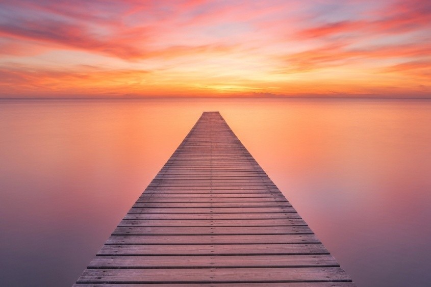Paysage marin capturé avec une longue exposition au coucher du soleil